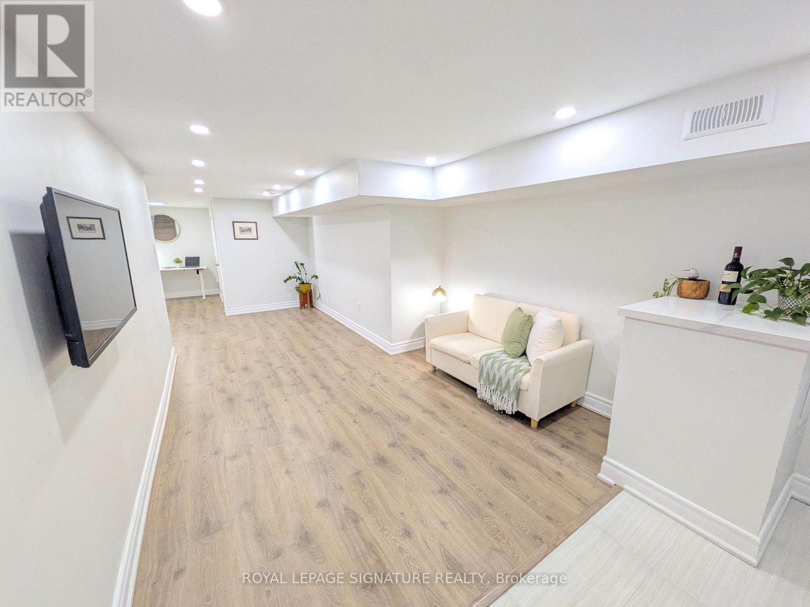 520 BURNHAM STREET - 19