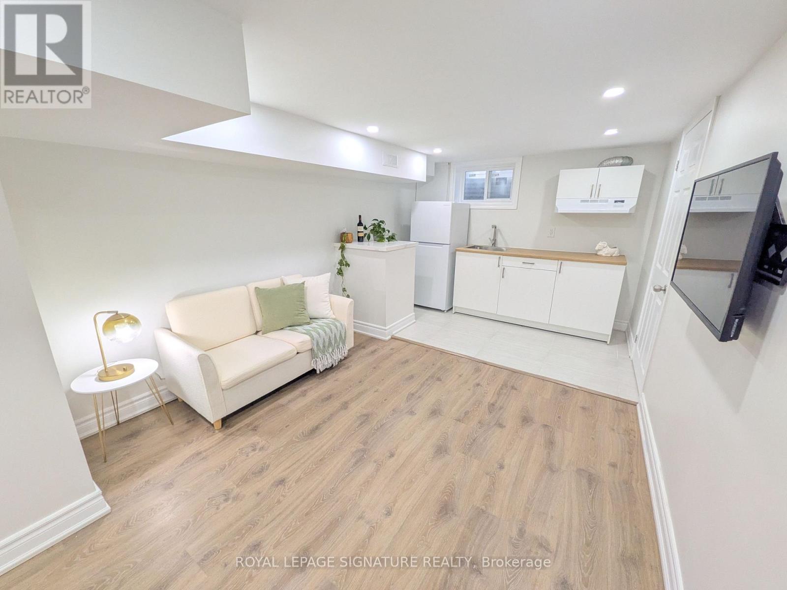 520 BURNHAM STREET - 17