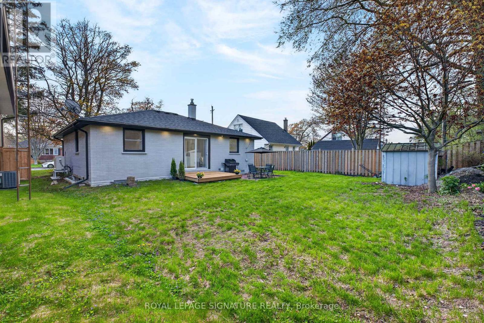 520 BURNHAM STREET - 32