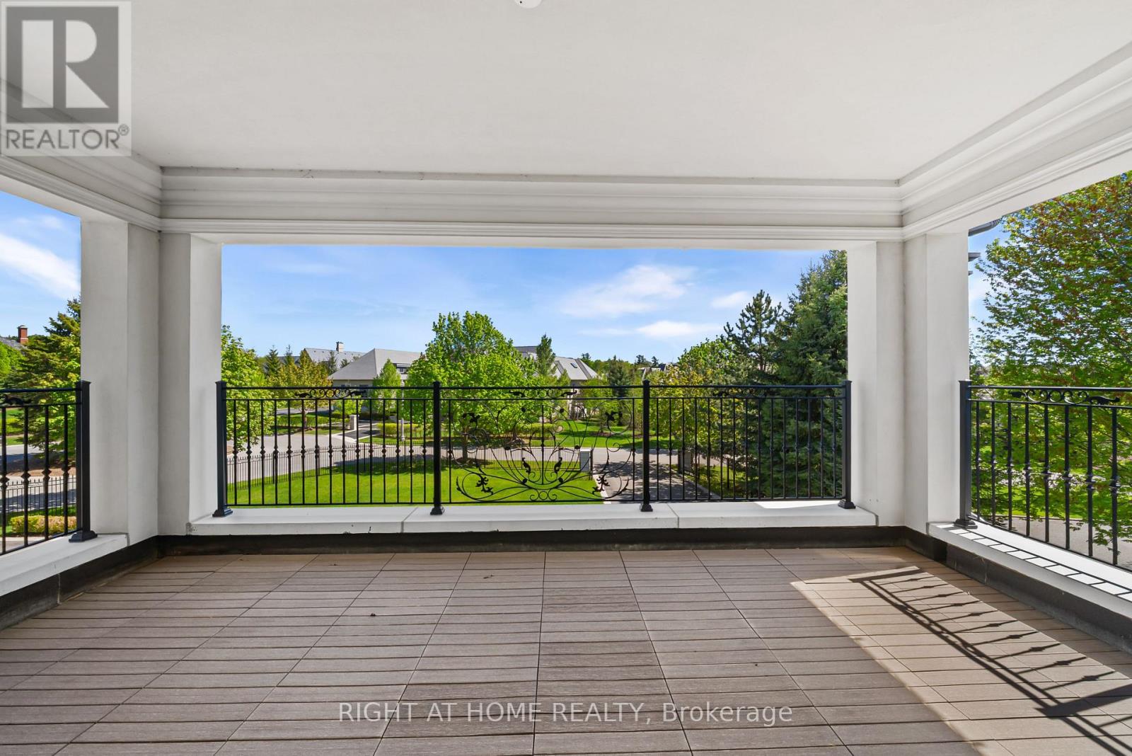 16 SIRONA'S LANE - 39