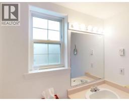 301-5701 Willow Ave, Powell River, BC V8A5S6 Photo 11