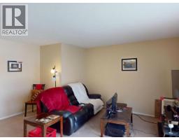 301-5701 Willow Ave, Powell River, BC V8A5S6 Photo 10