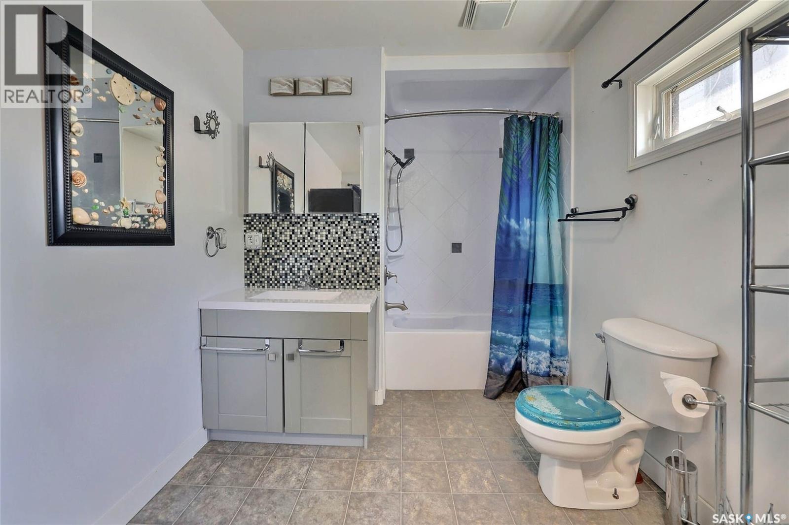 655 Alexandria AVENUE — photo 13