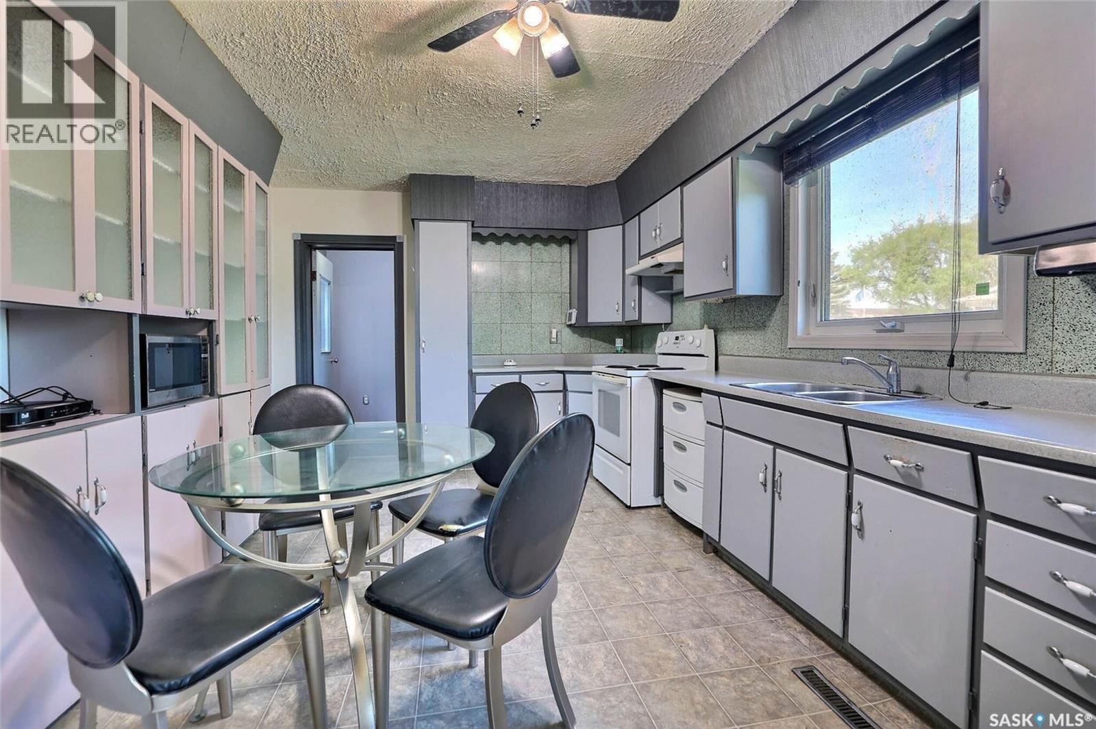 655 Alexandria AVENUE - photo 3