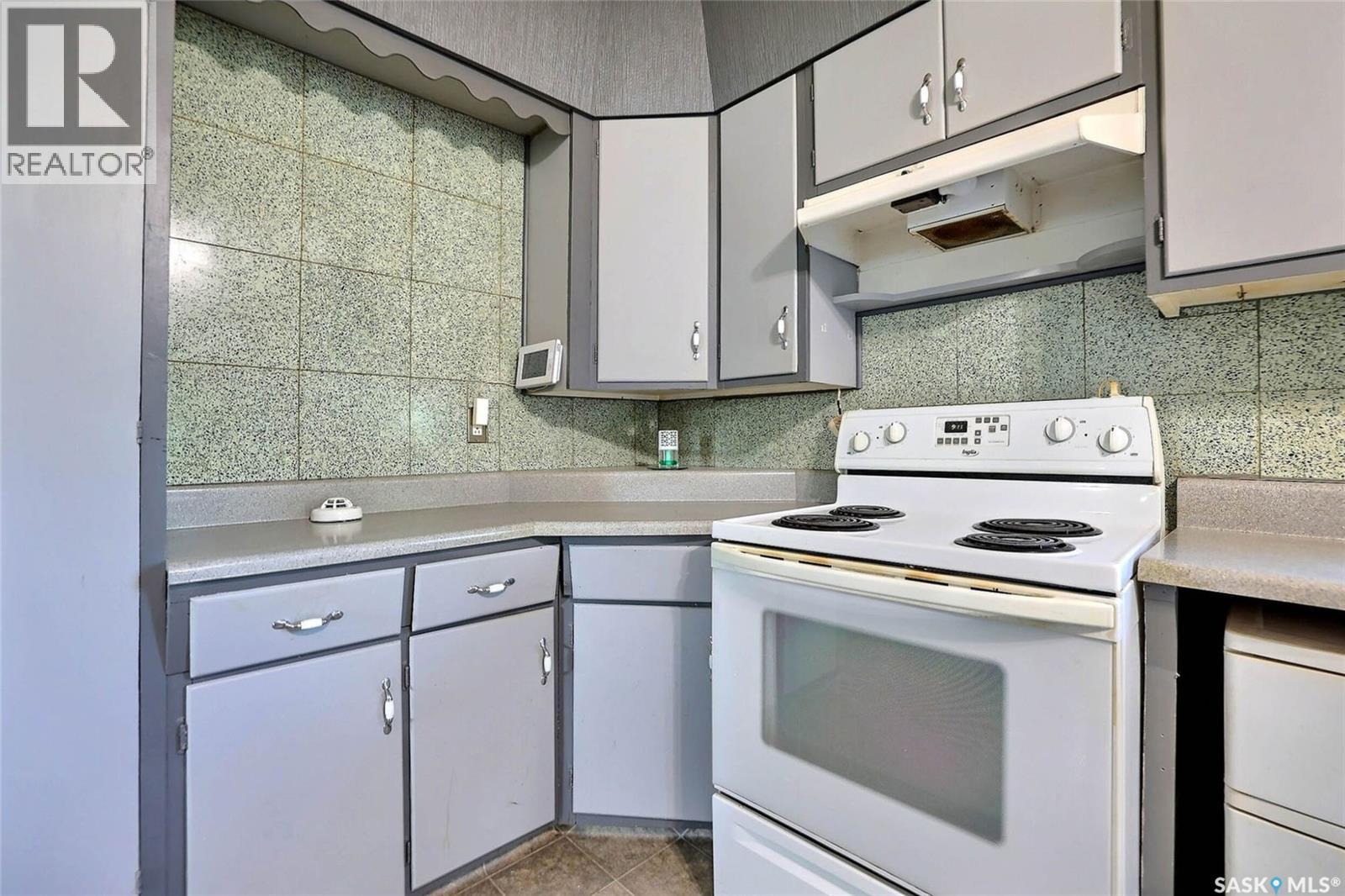 655 Alexandria AVENUE — photo 6
