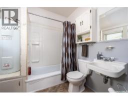301 Pine Tree Road, Buffalo Pound Lake, SK S0H2X0 Photo 14