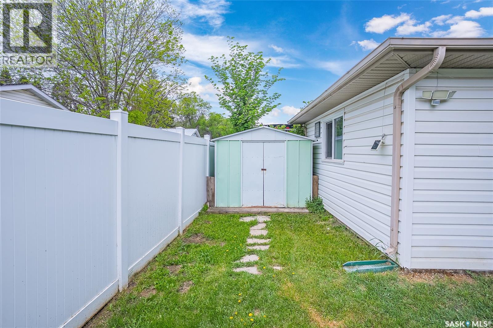 2605 37th STREET W - 33