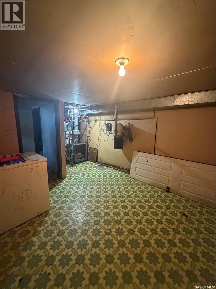 318 25th STREET E - 10