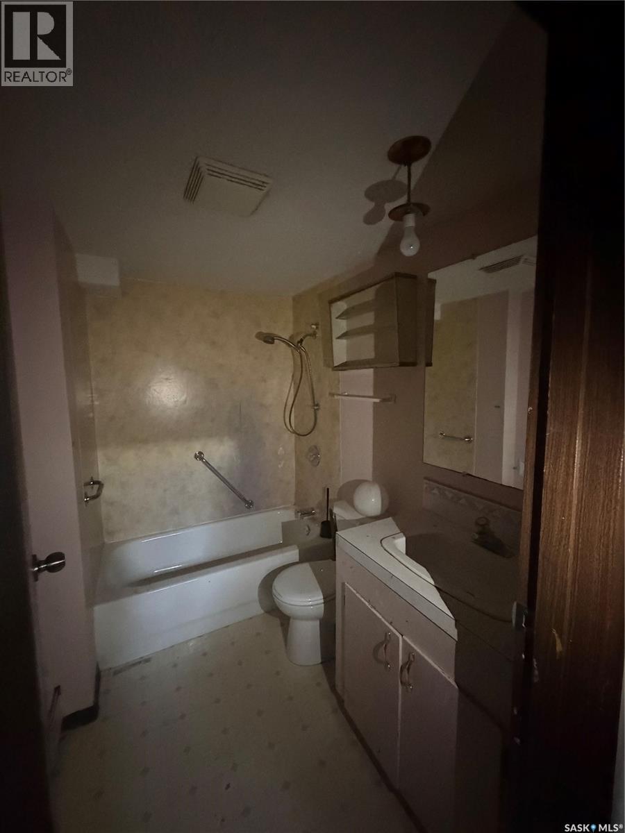318 25th STREET E - 14
