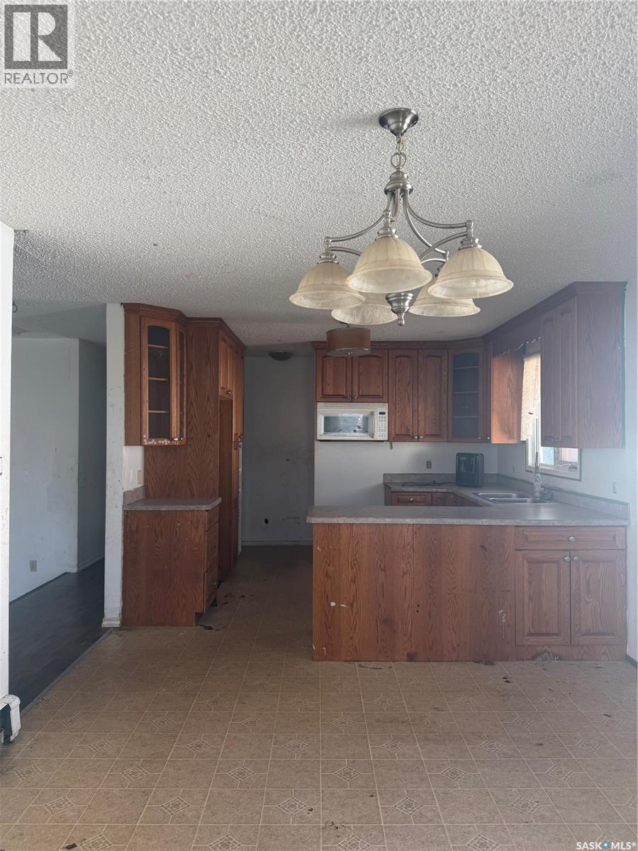 318 25th STREET E - 3