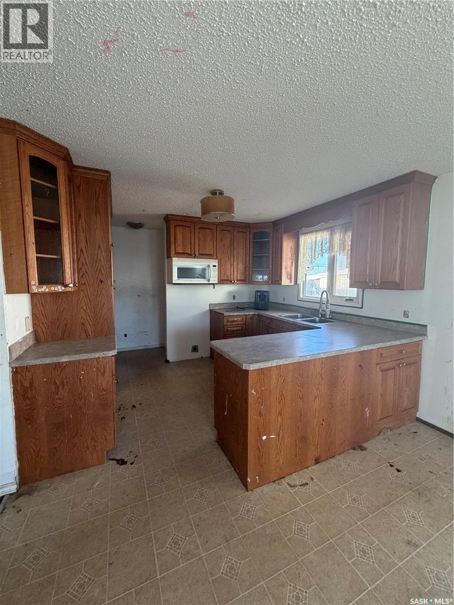 318 25th STREET E - 4
