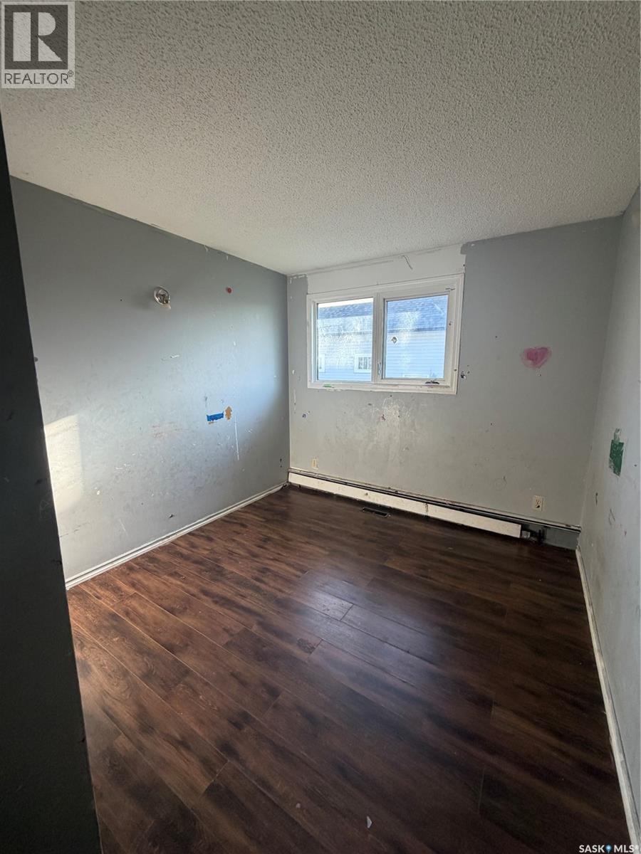318 25th STREET E - 5
