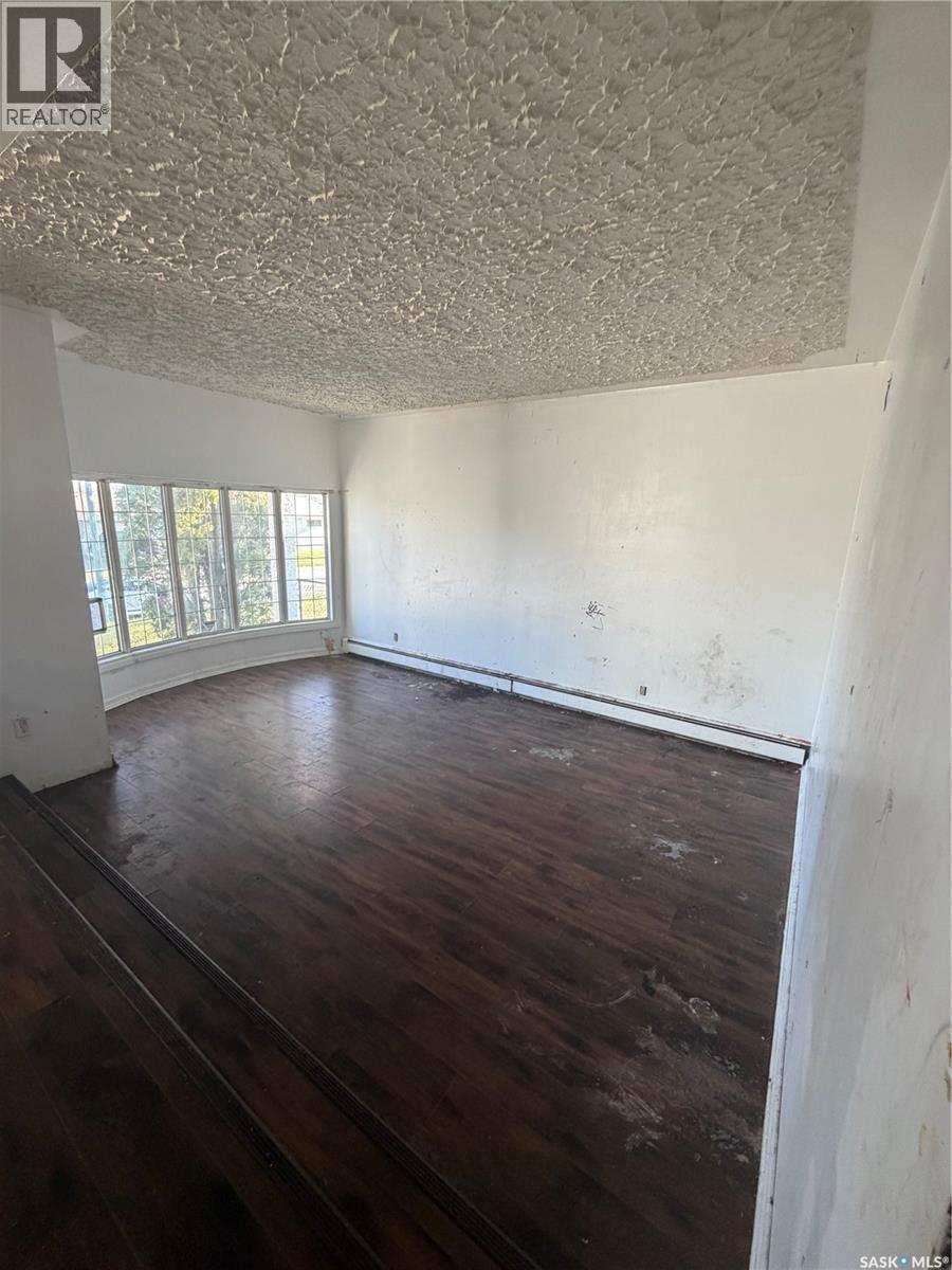 318 25th STREET E - 6