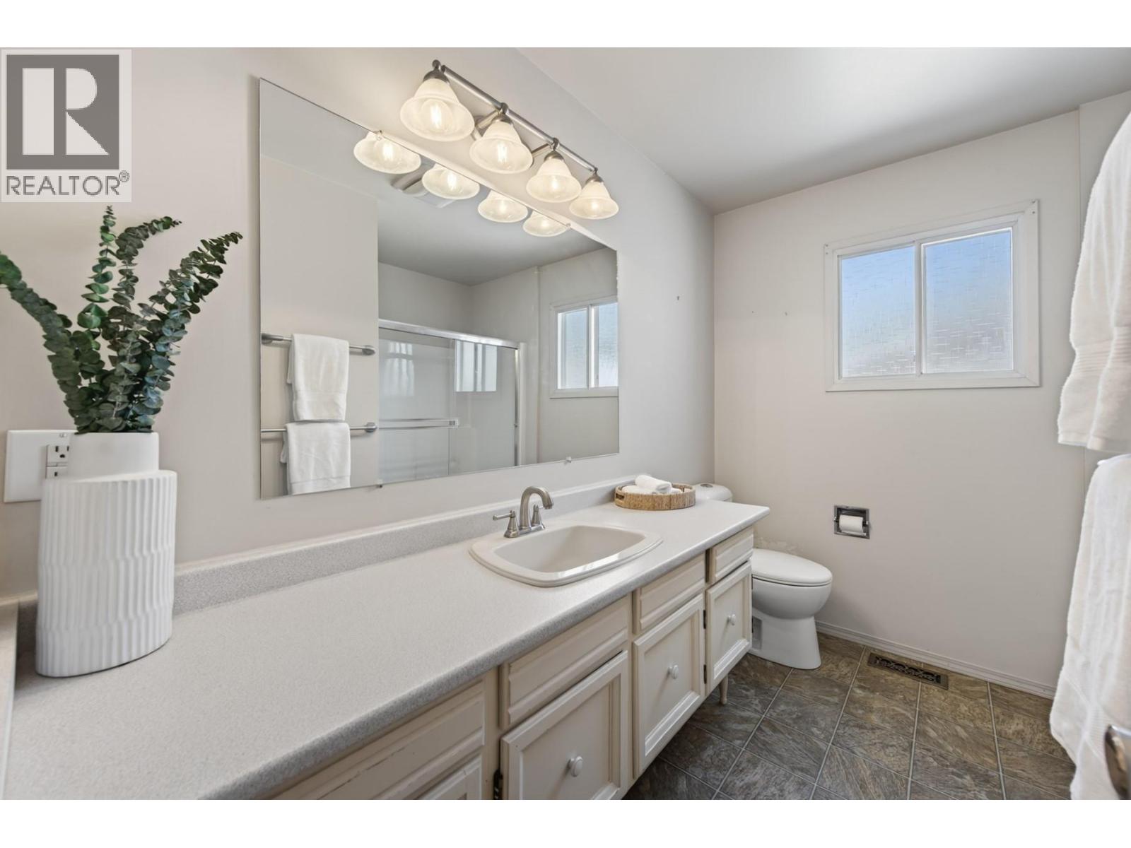 2551 Parkcrest Avenue - 16