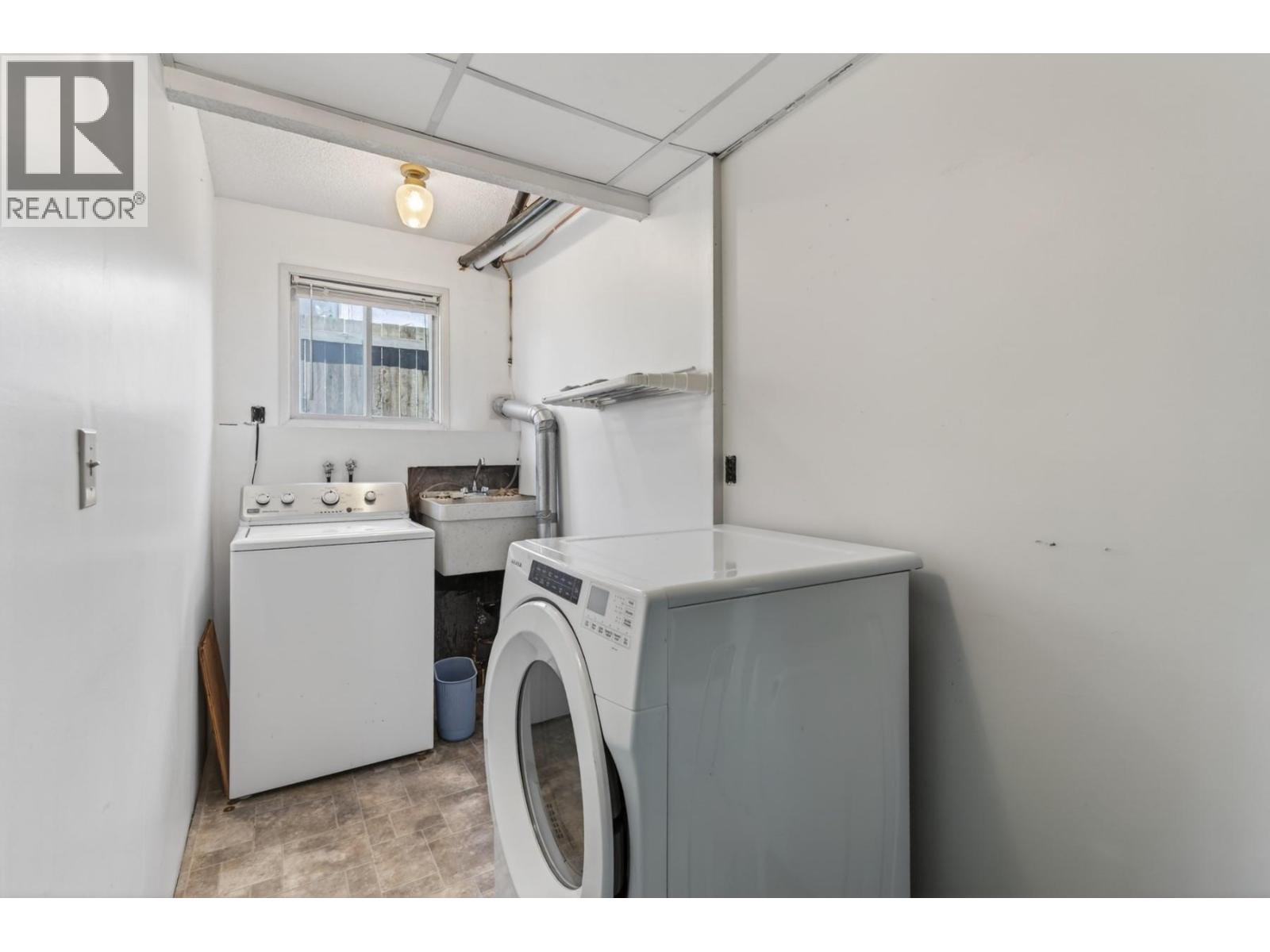 2551 Parkcrest Avenue - 39