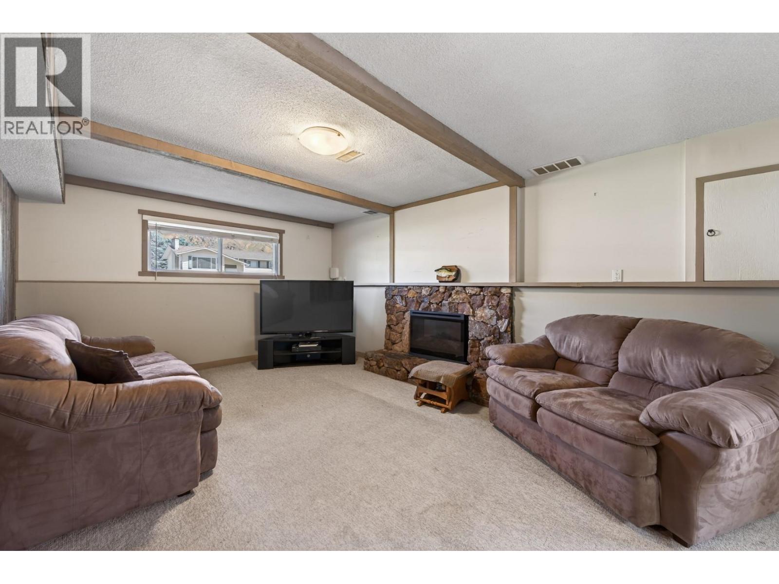 2551 Parkcrest Avenue - 26