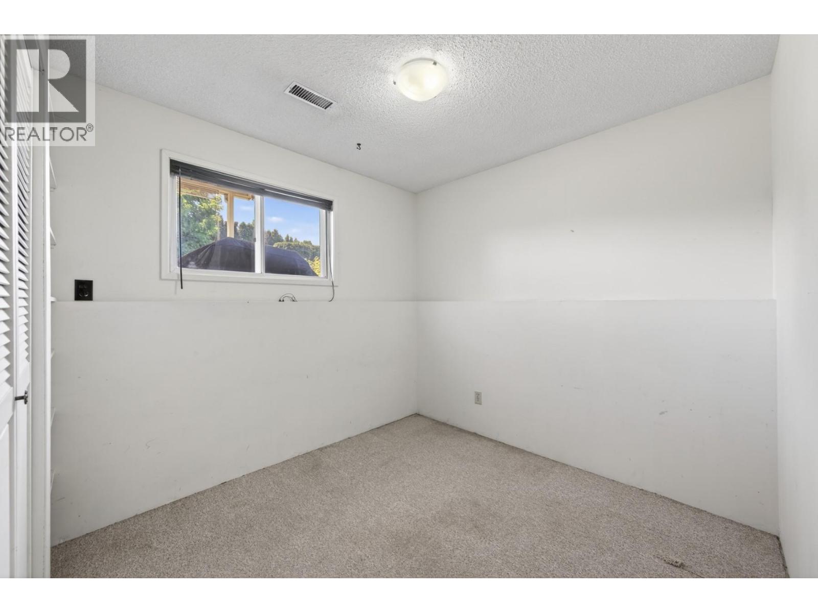 2551 Parkcrest Avenue - 36