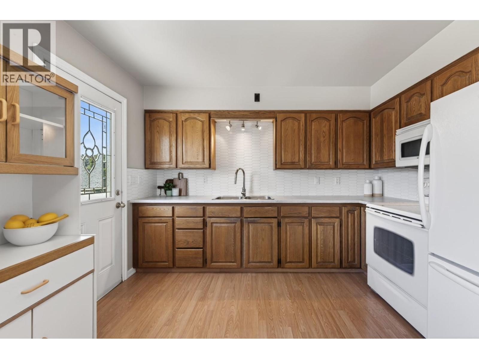 2551 Parkcrest Avenue - Image 3