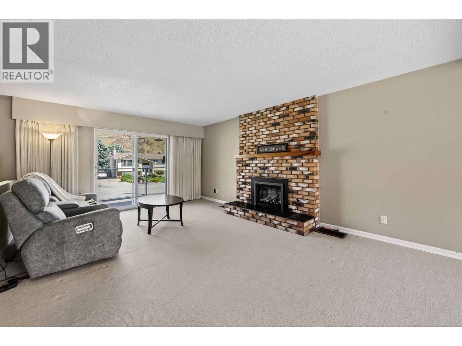 2551 Parkcrest Avenue - 6