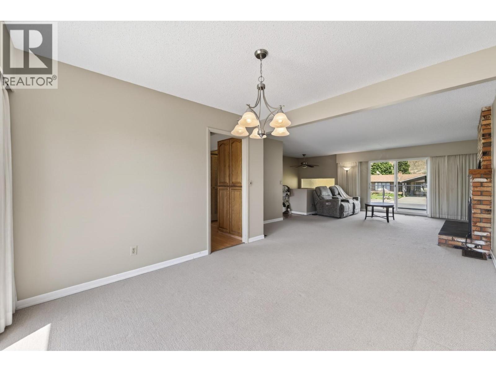 2551 Parkcrest Avenue - 15