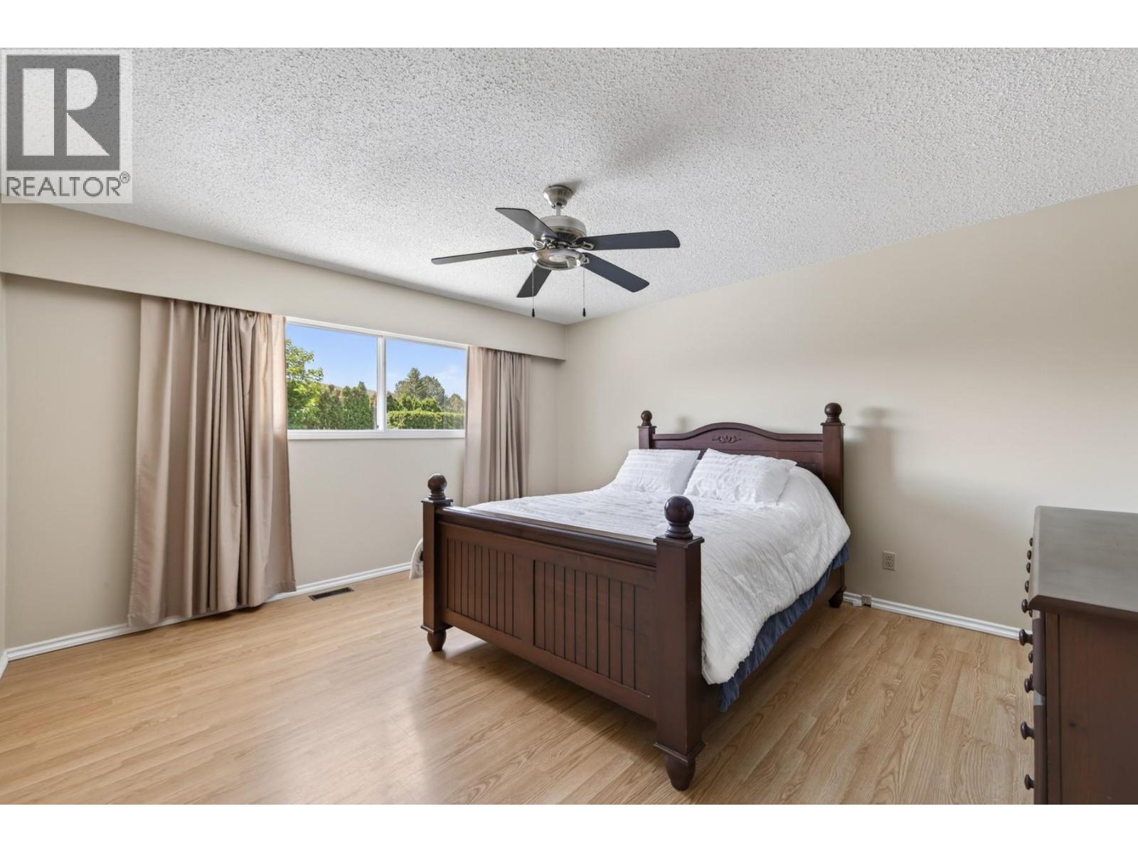 2551 Parkcrest Avenue - 18