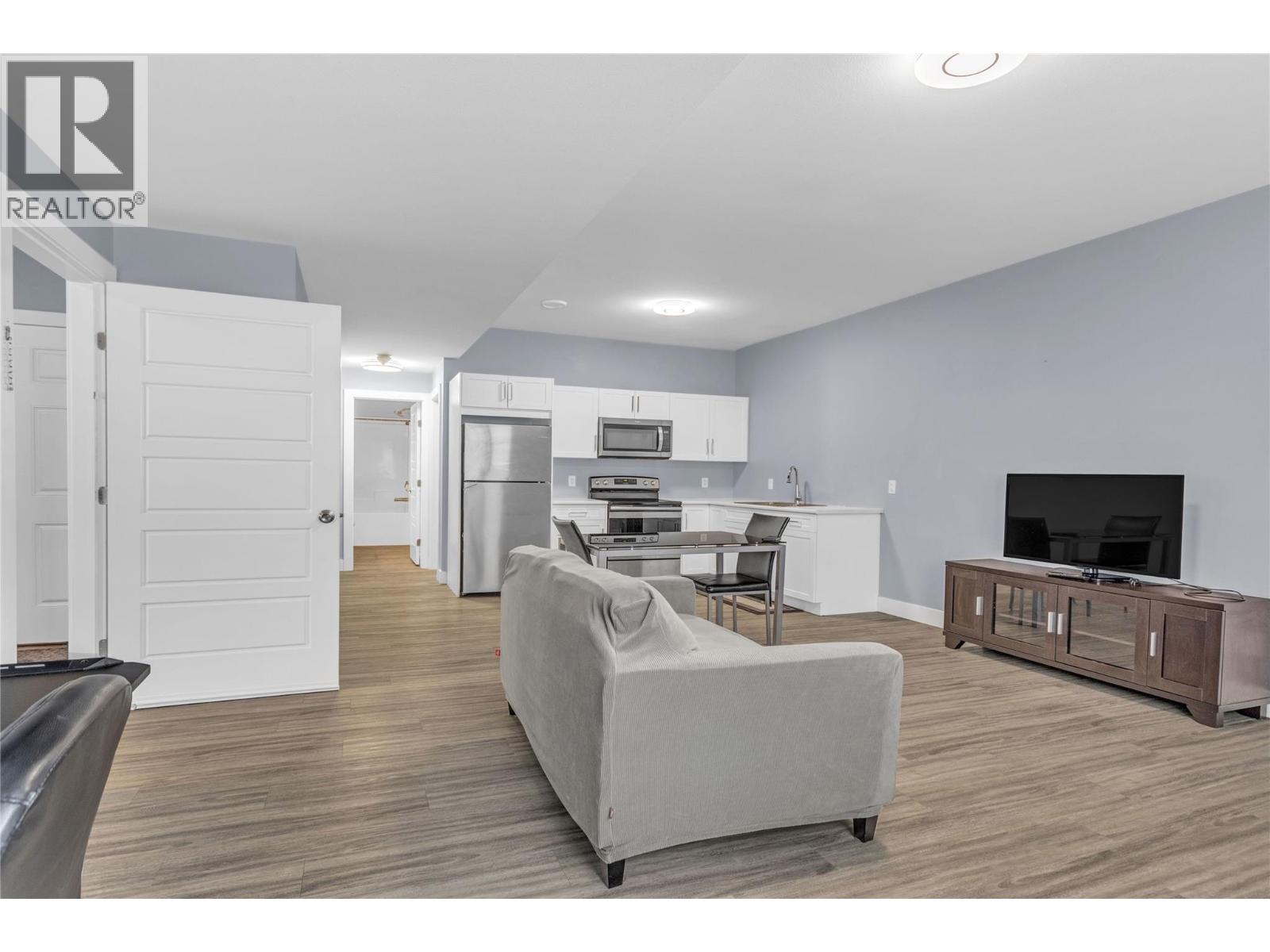 1955 Foxtail Terrace, Kelowna