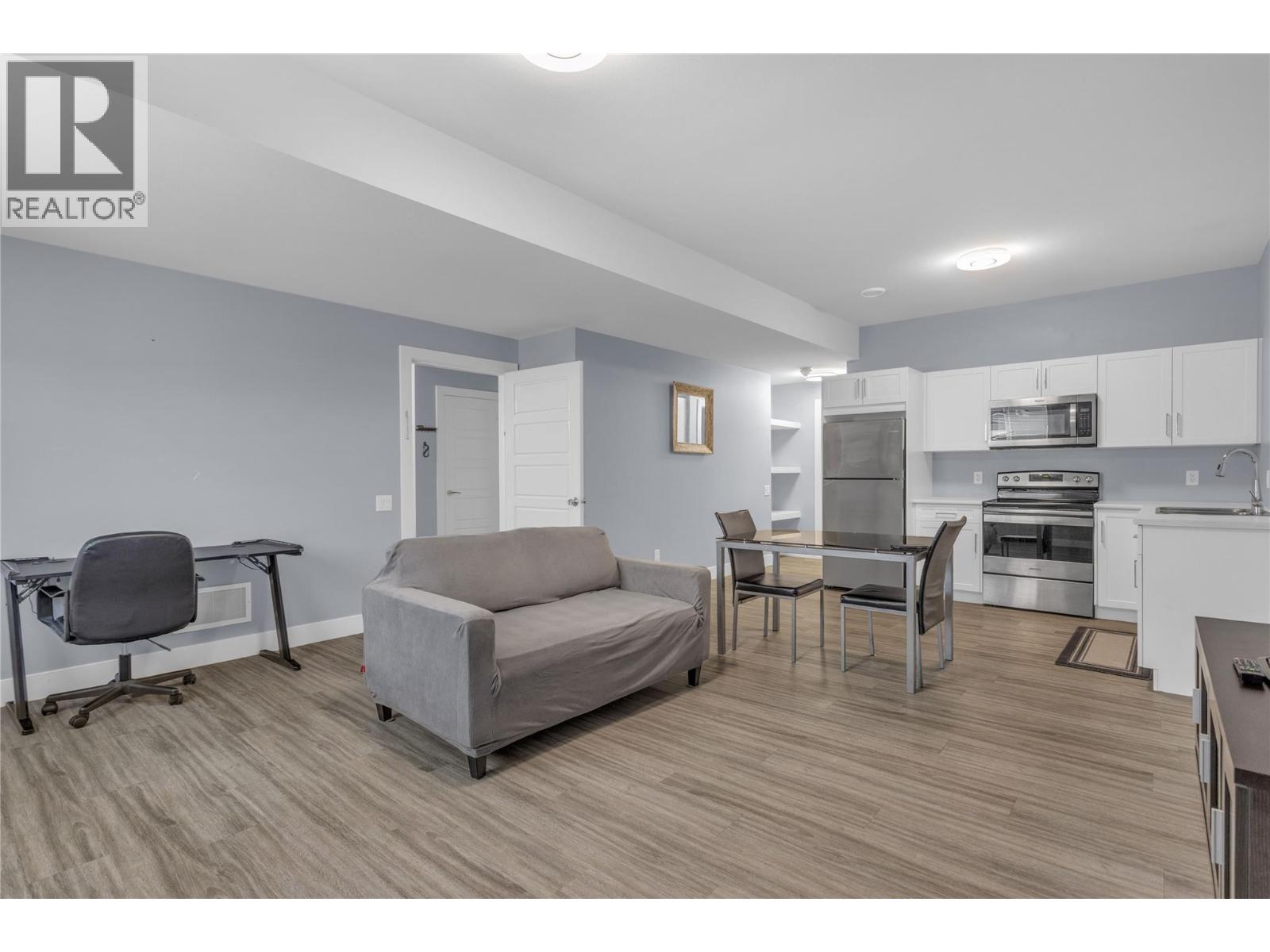 1955 Foxtail Terrace, Kelowna