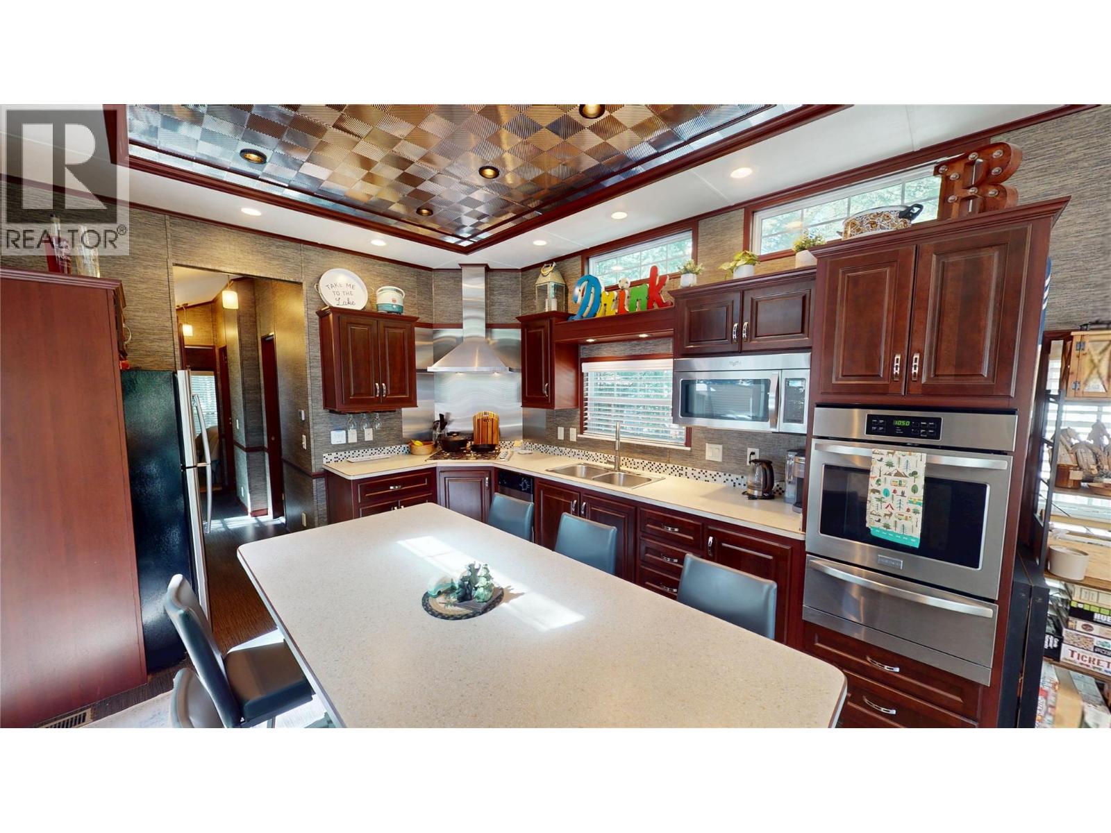 4893 Lynx Crescent - 23