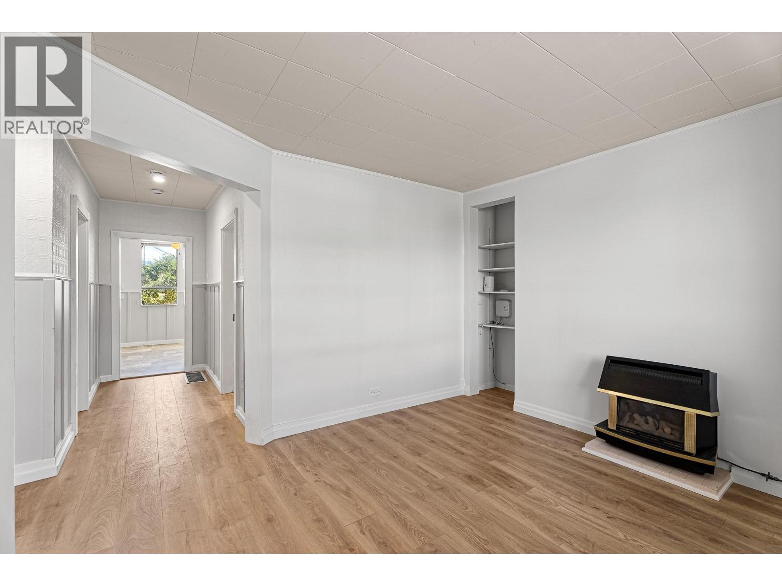 2438 Jackson Avenue, Merritt