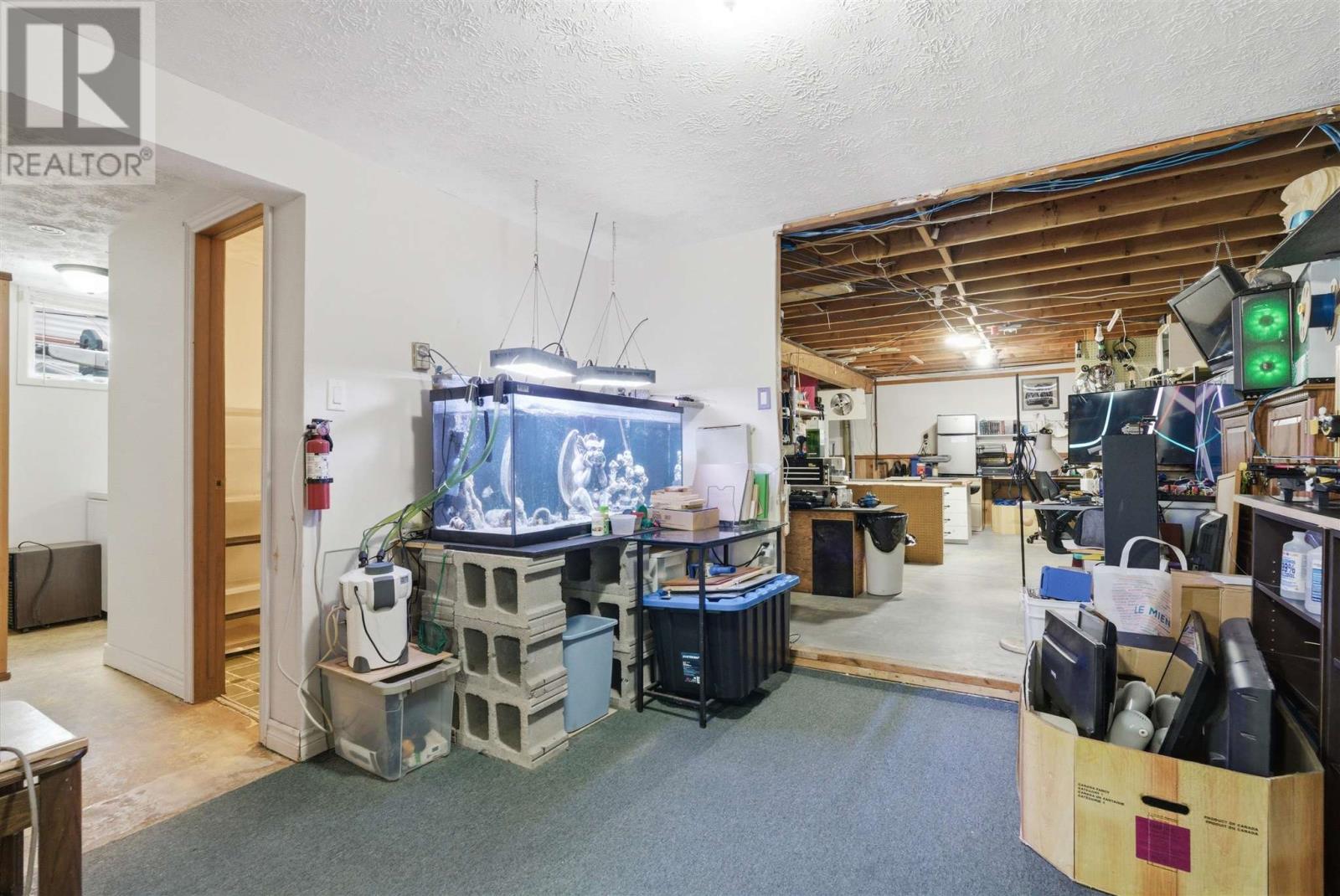 7 Schurm AVE - 23