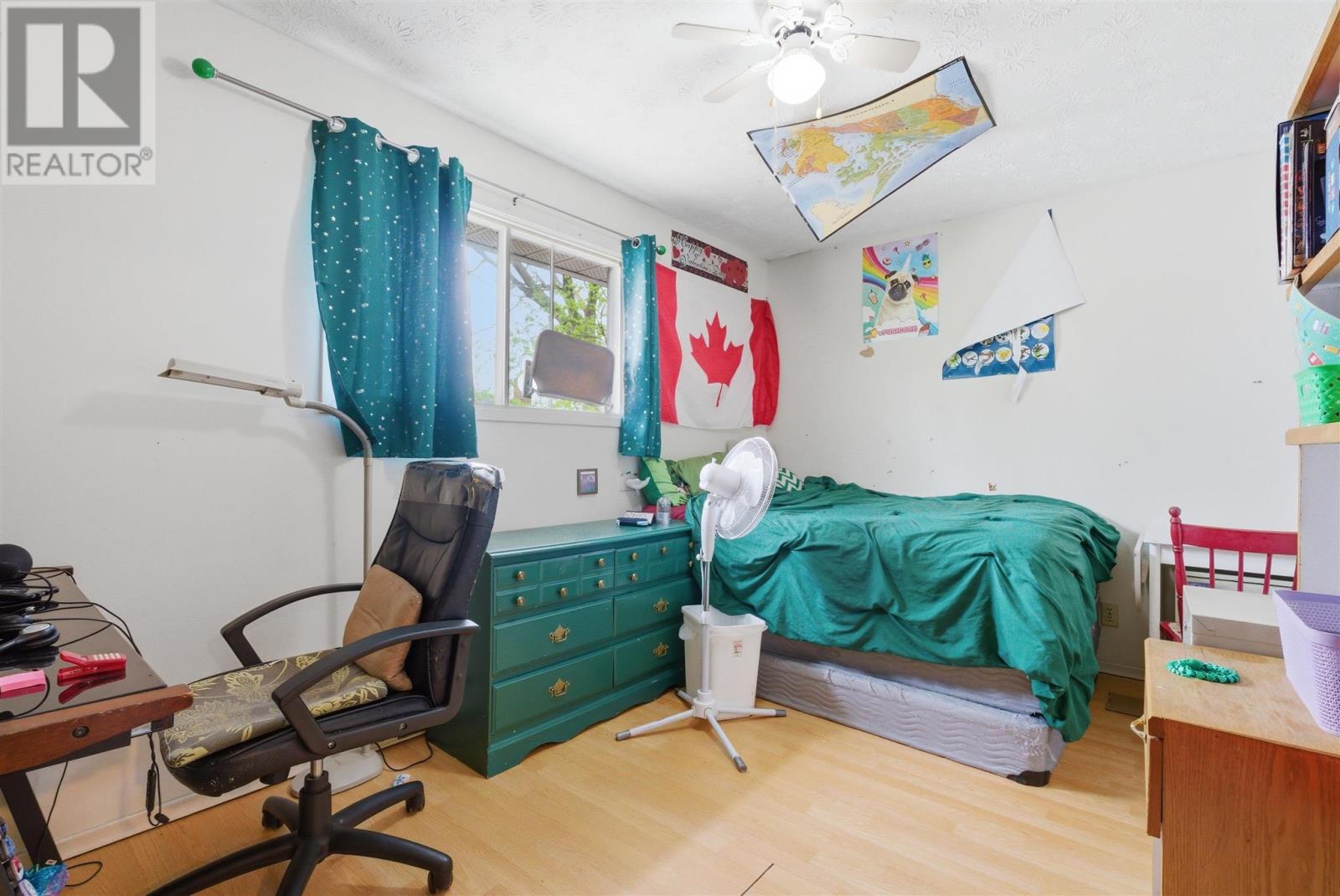 7 Schurm AVE - 18