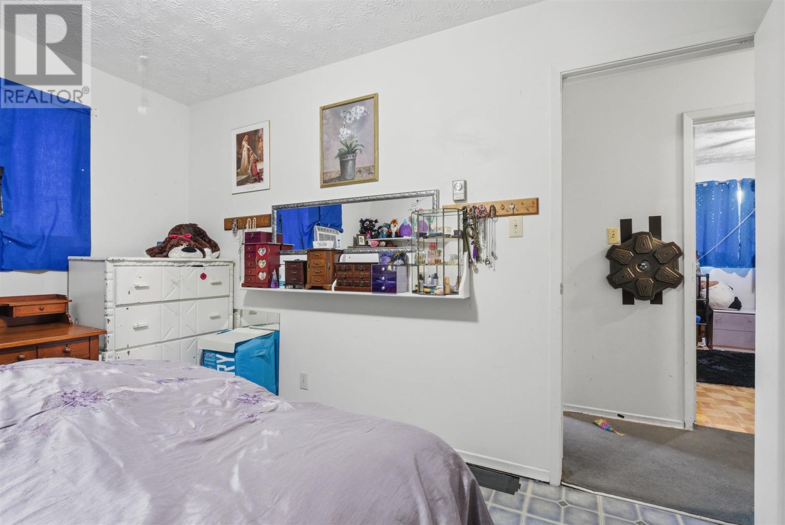 7 Schurm AVE - 15