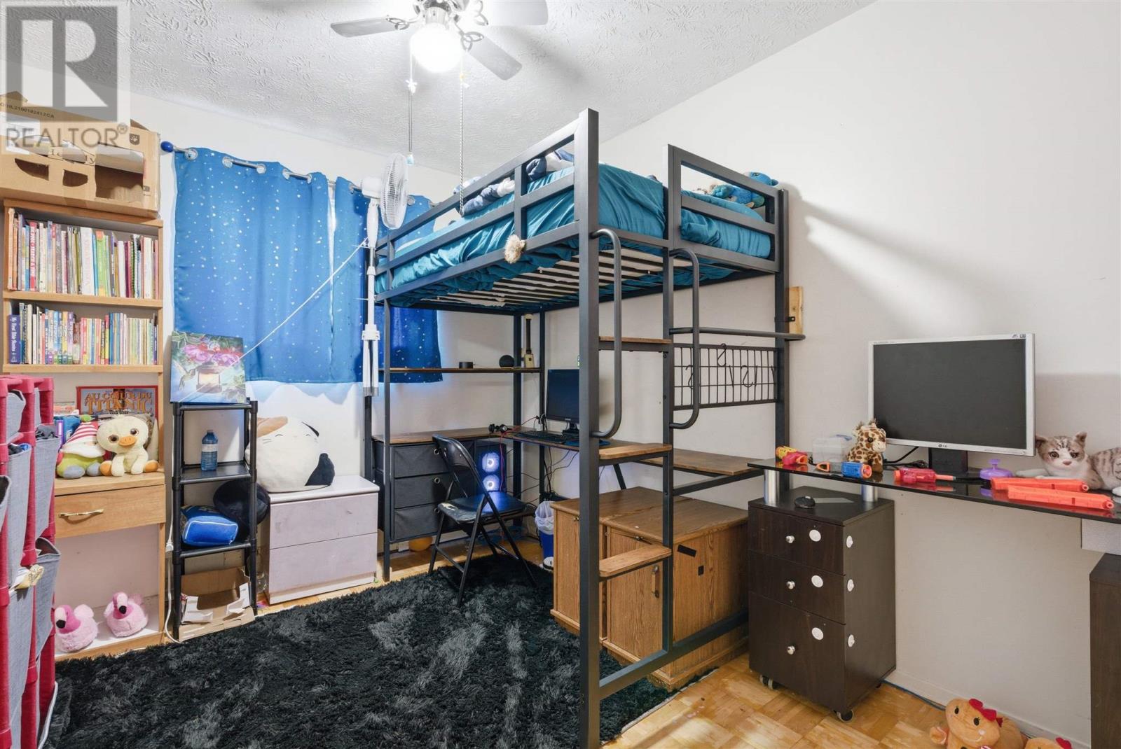 7 Schurm AVE - 16