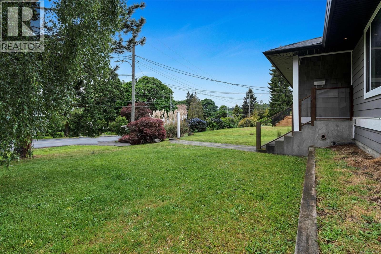 3910 Hobbs St - 48