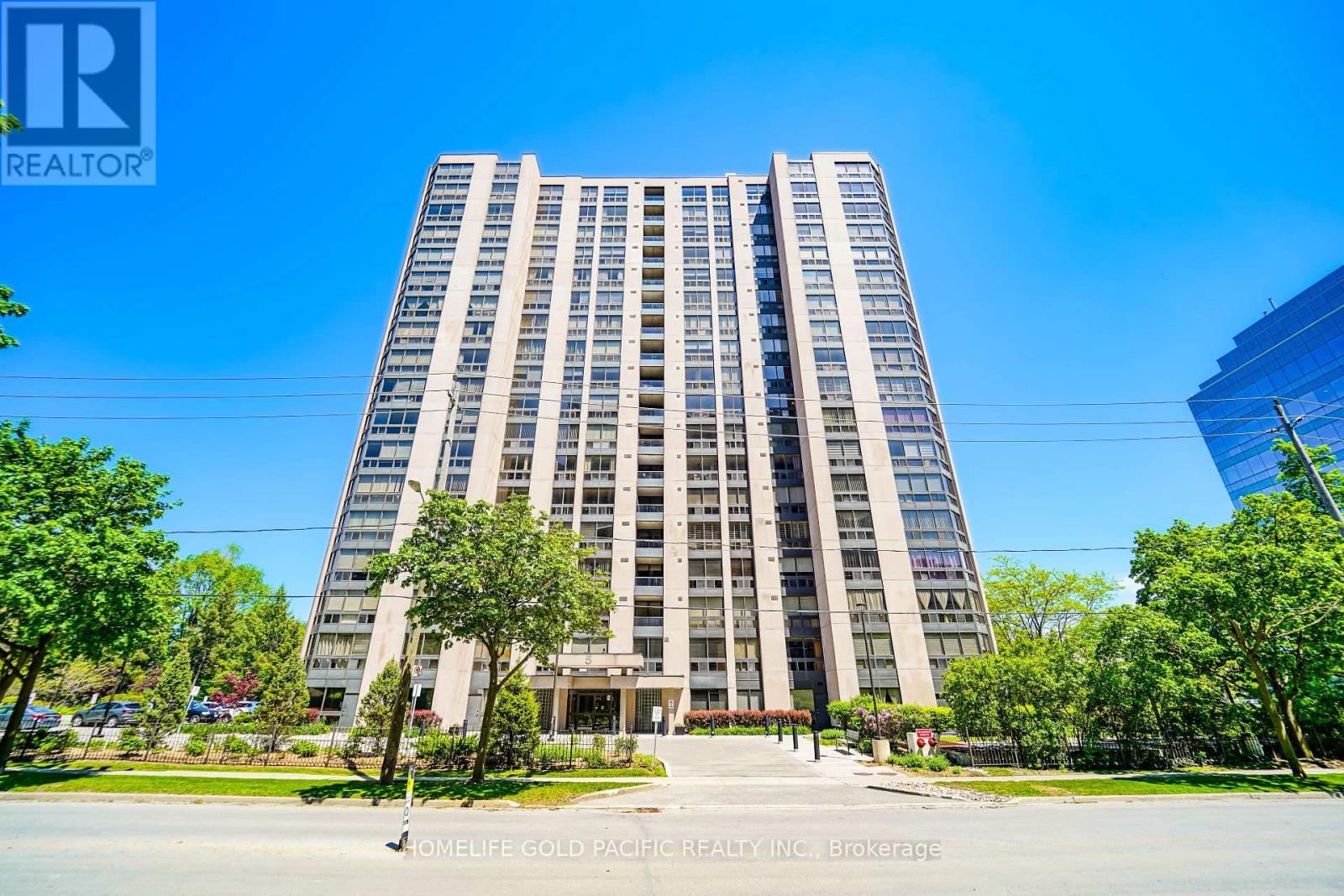 #907 5 KENNETH AVENUE - 1