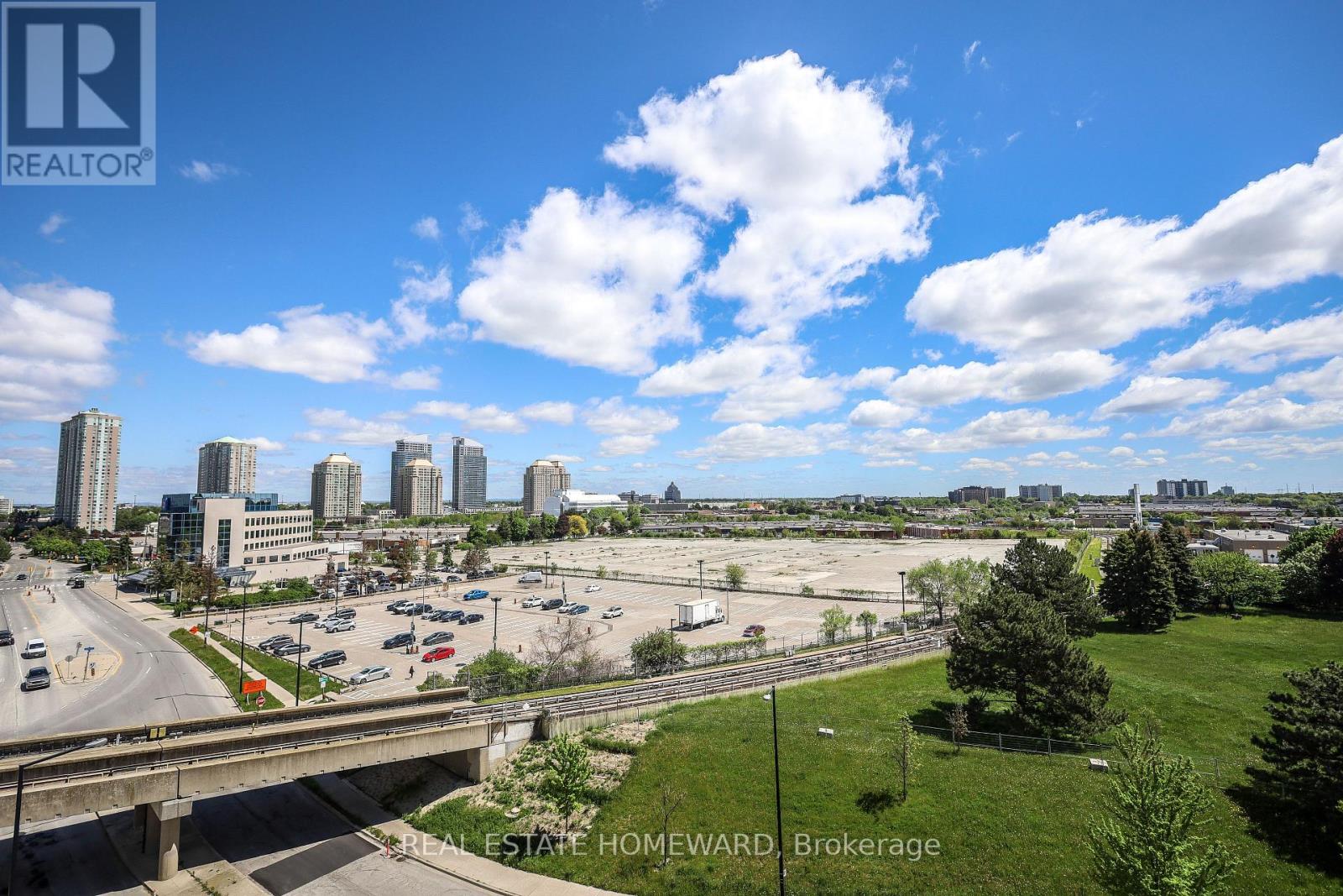 #805 88 GRANGEWAY AVENUE - 16