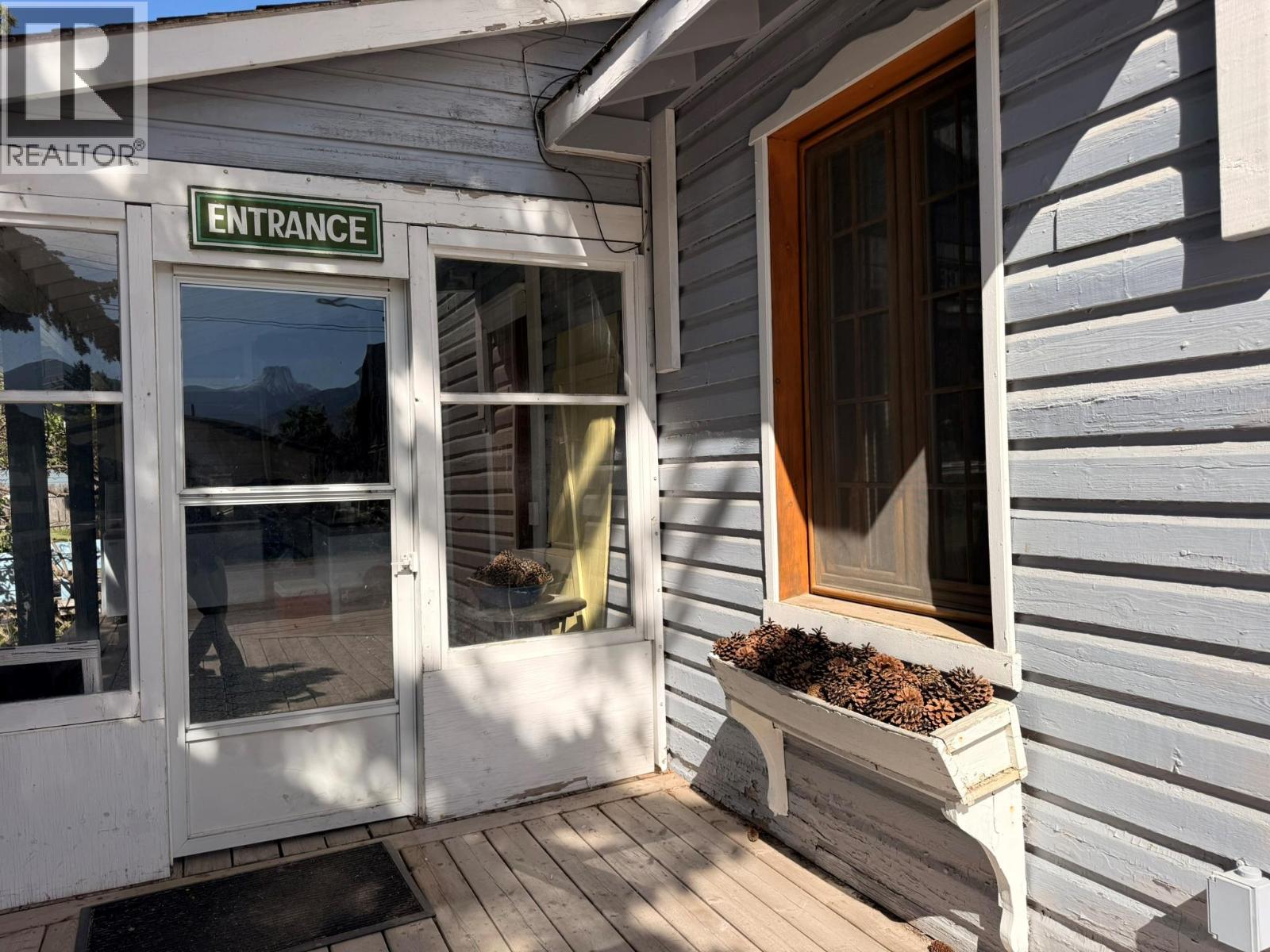 9215 Main Avenue - 51