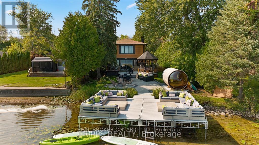 943 BARRY AVENUE - 20