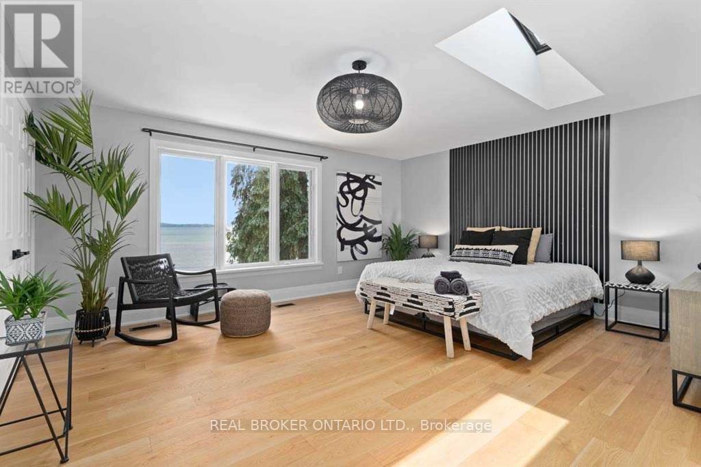 943 BARRY AVENUE - 25