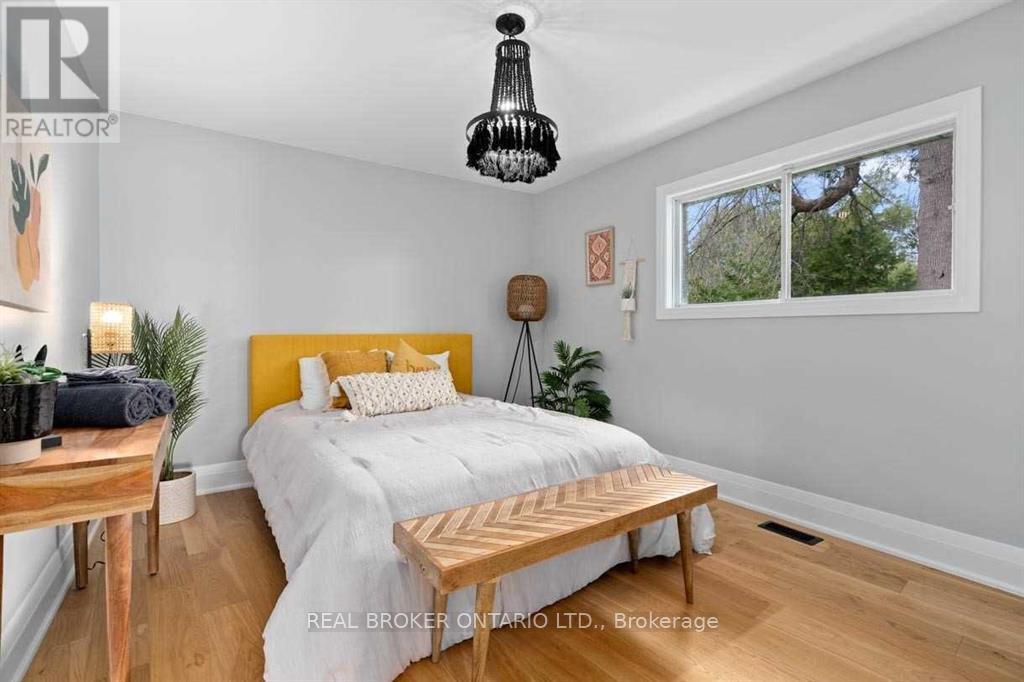943 BARRY AVENUE - 27