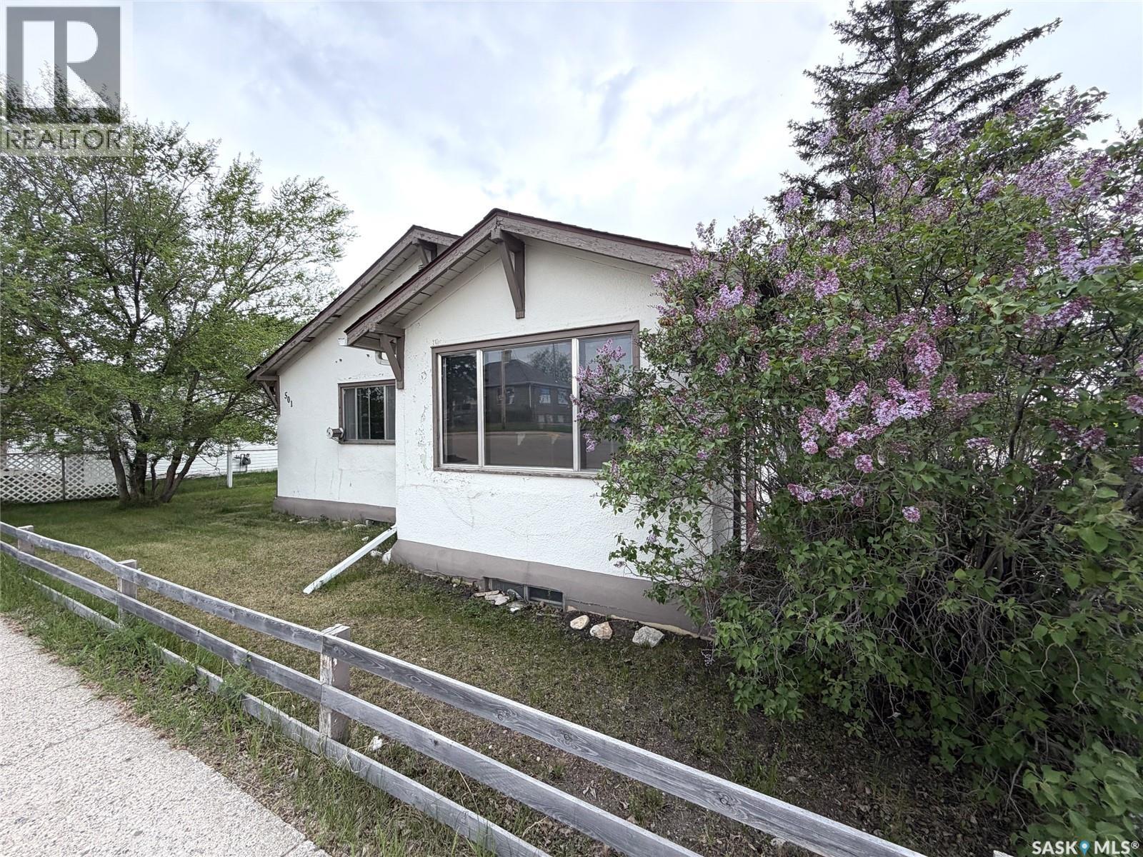 501 Churchill STREET - 13