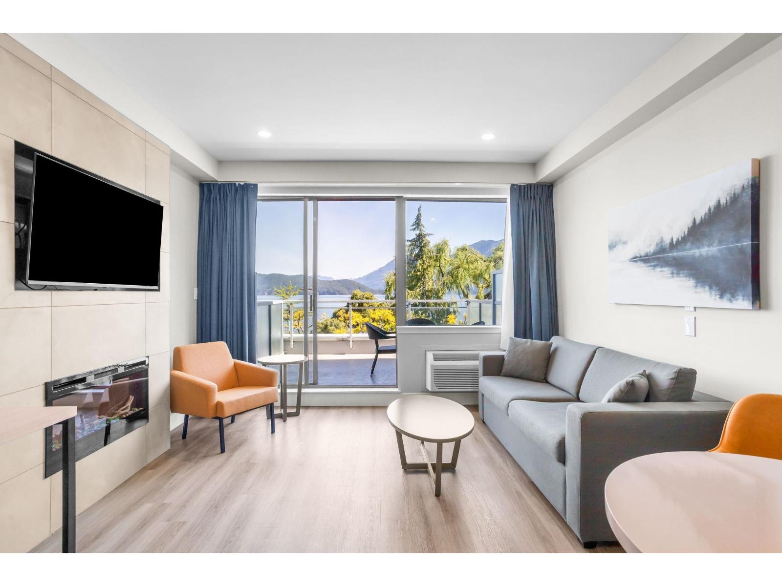 212C 160 ESPLANADE AVENUE, Harrison Hot Springs, Harrison Hot Springs