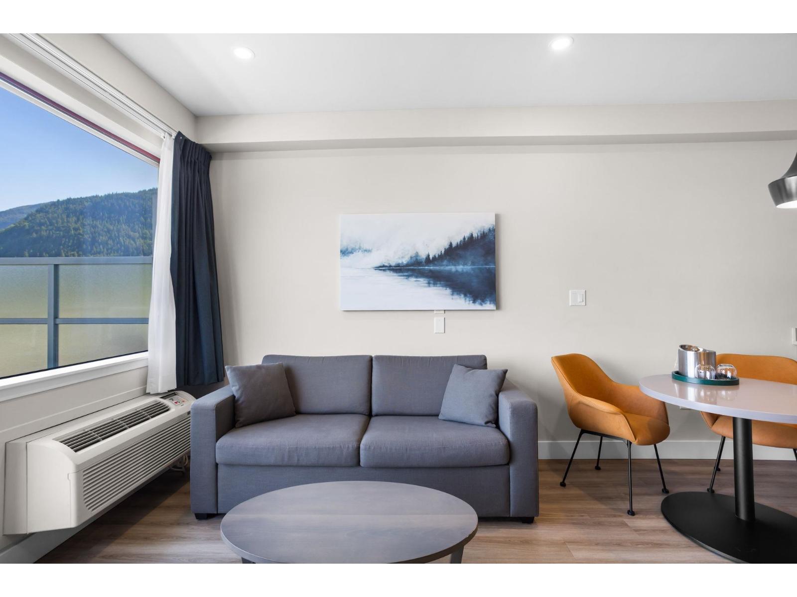 212C 160 ESPLANADE AVENUE, Harrison Hot Springs, Harrison Hot Springs