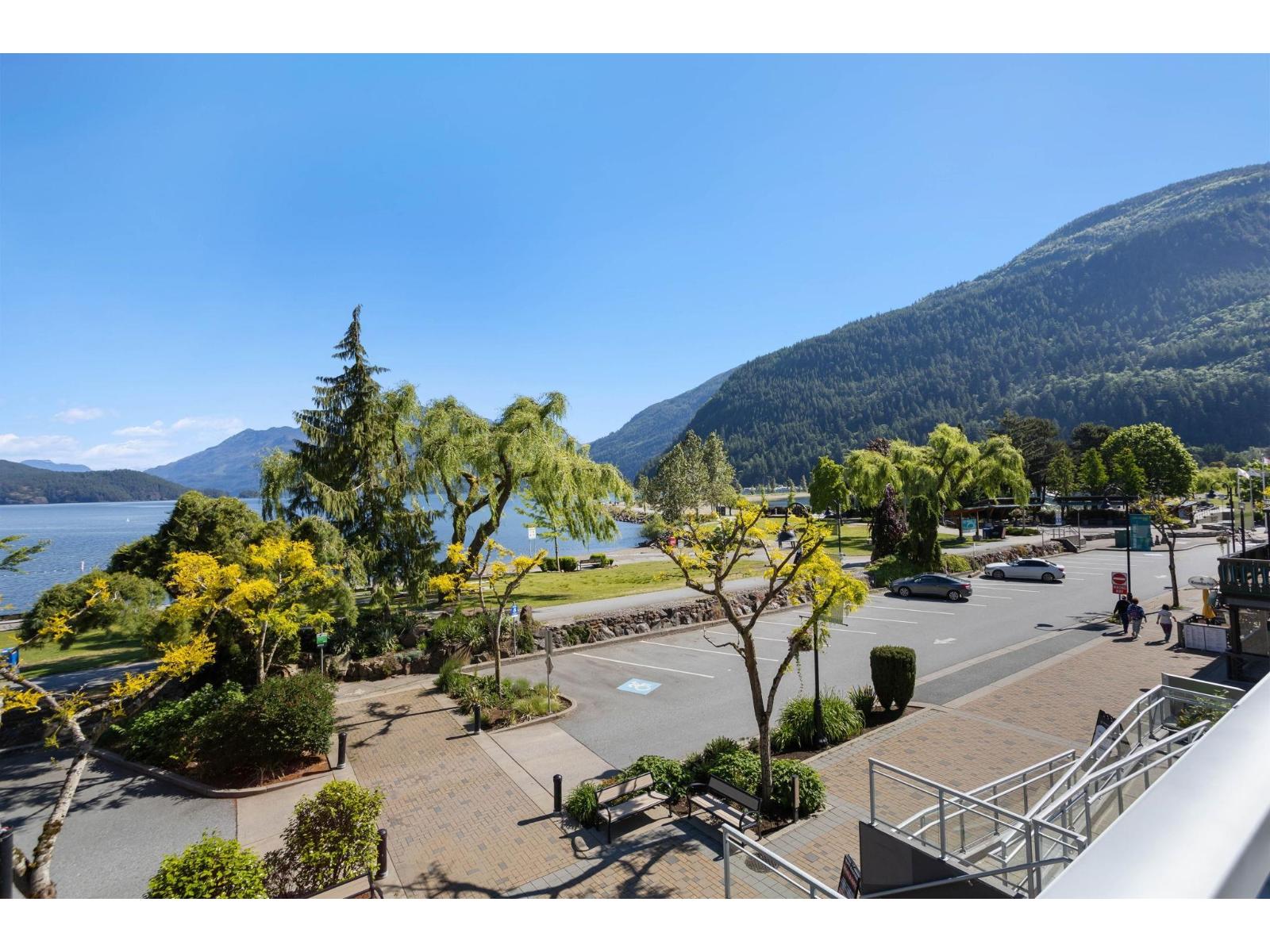 212C 160 ESPLANADE AVENUE, Harrison Hot Springs, Harrison Hot Springs