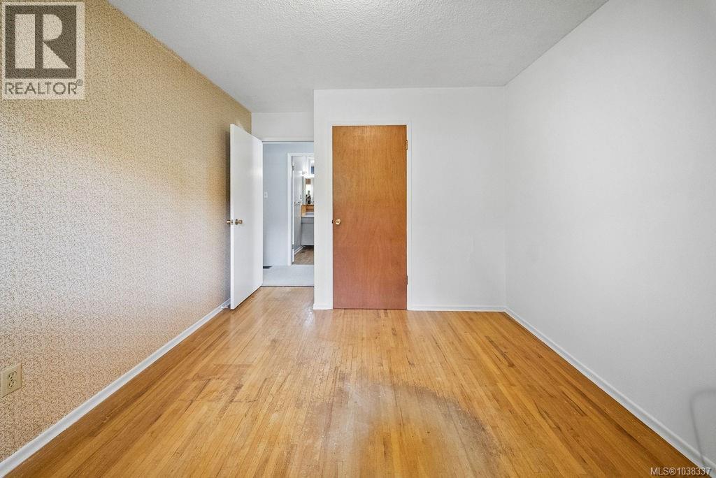 1068 Manley St - 33