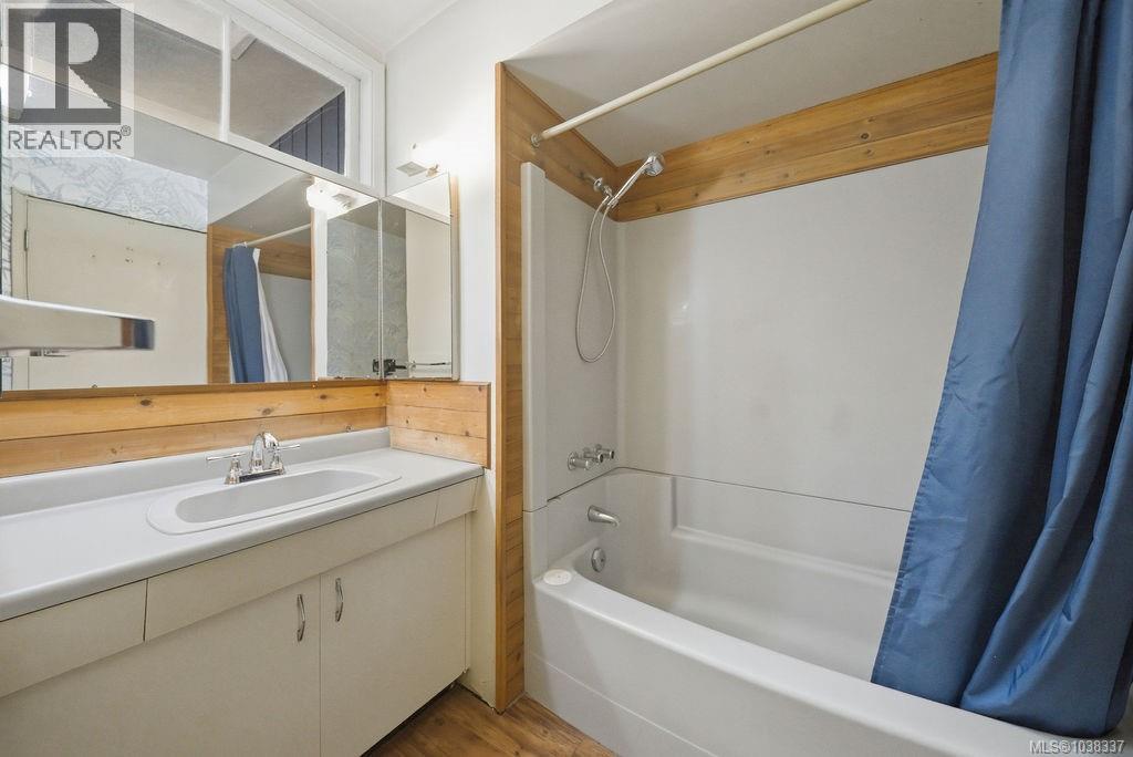 1068 Manley St - 40