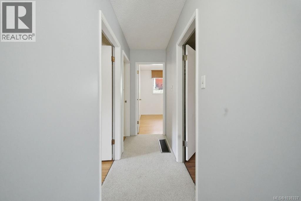 1068 Manley St - 51