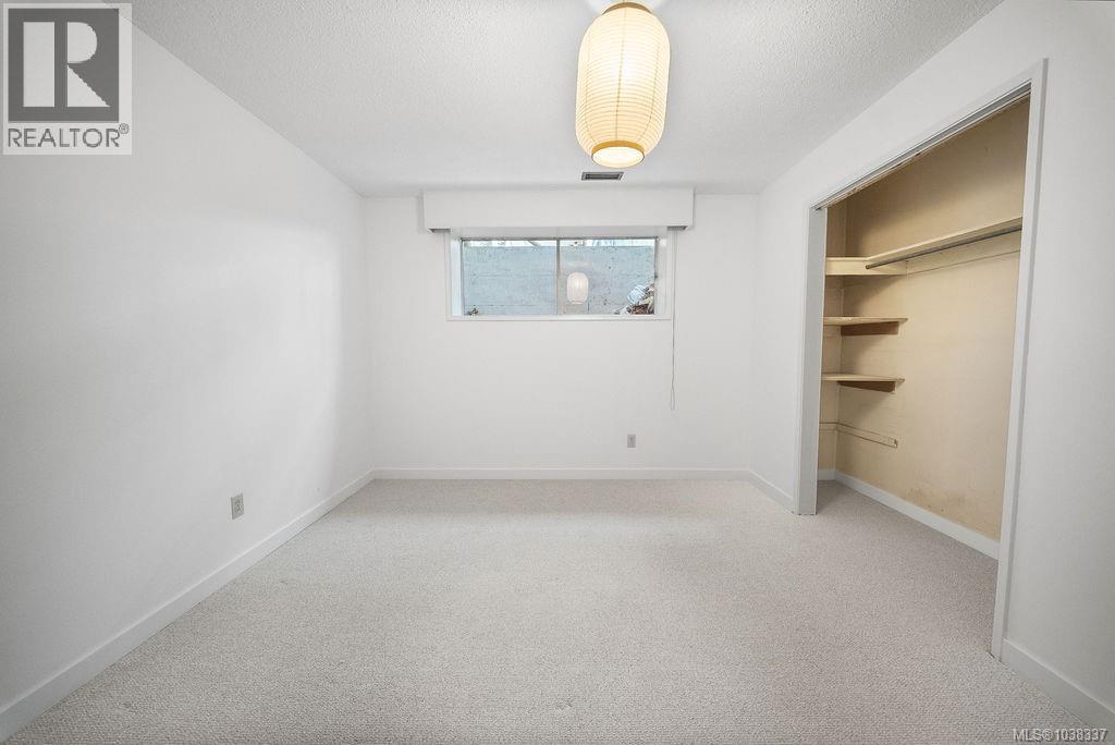 1068 Manley St - 54