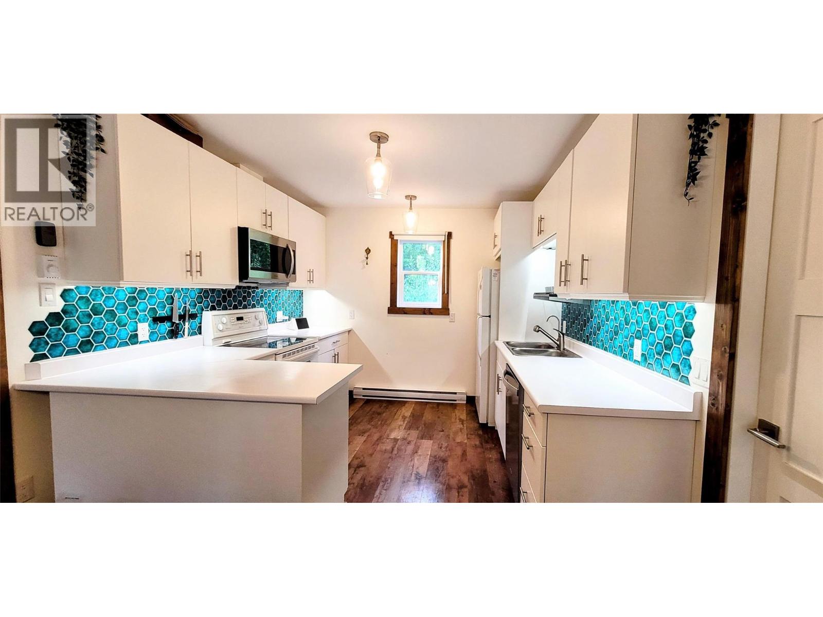 6421 Sunshine Drive - 5