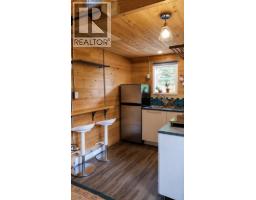 Kitchen - 6421 Sunshine Drive, Balfour, BC V1L6S1 Photo 10
